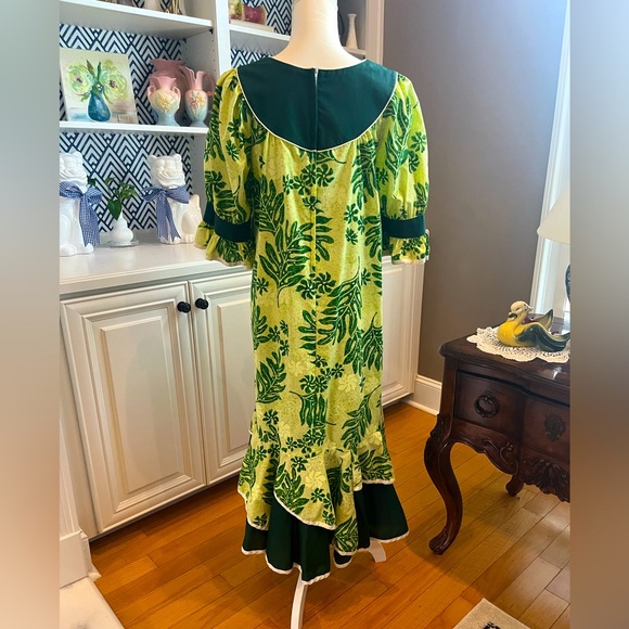 Winnie Fashion Large Hawaiian Muumuu - Picture 2 of 9